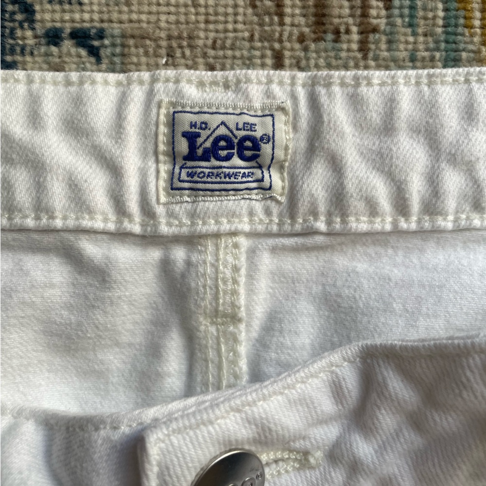 Lee Heritage Workwear White Jean High Rise Mini Cargo Skirt
Sz 12M - Picture 6 of 7